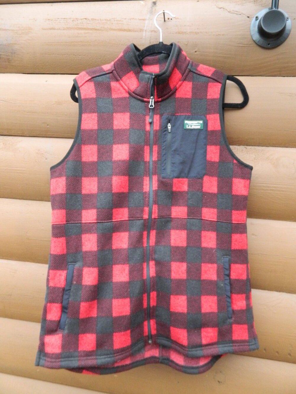 LL Bean Women's Sweater Fleece Vest Sz L Red Black Buffalo Plaid Logo Pockets
